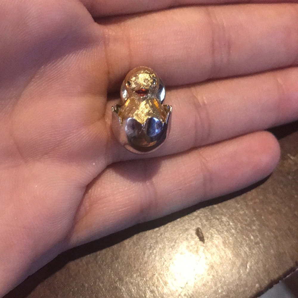 Avon Goldtone Silvertone Hatching Chick Pin